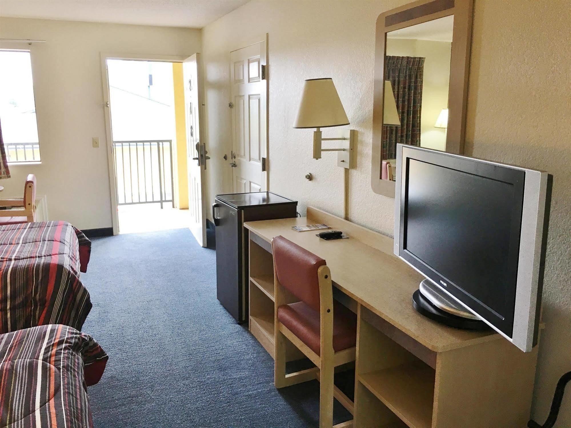 Rodeway Inn Elkton Esterno foto