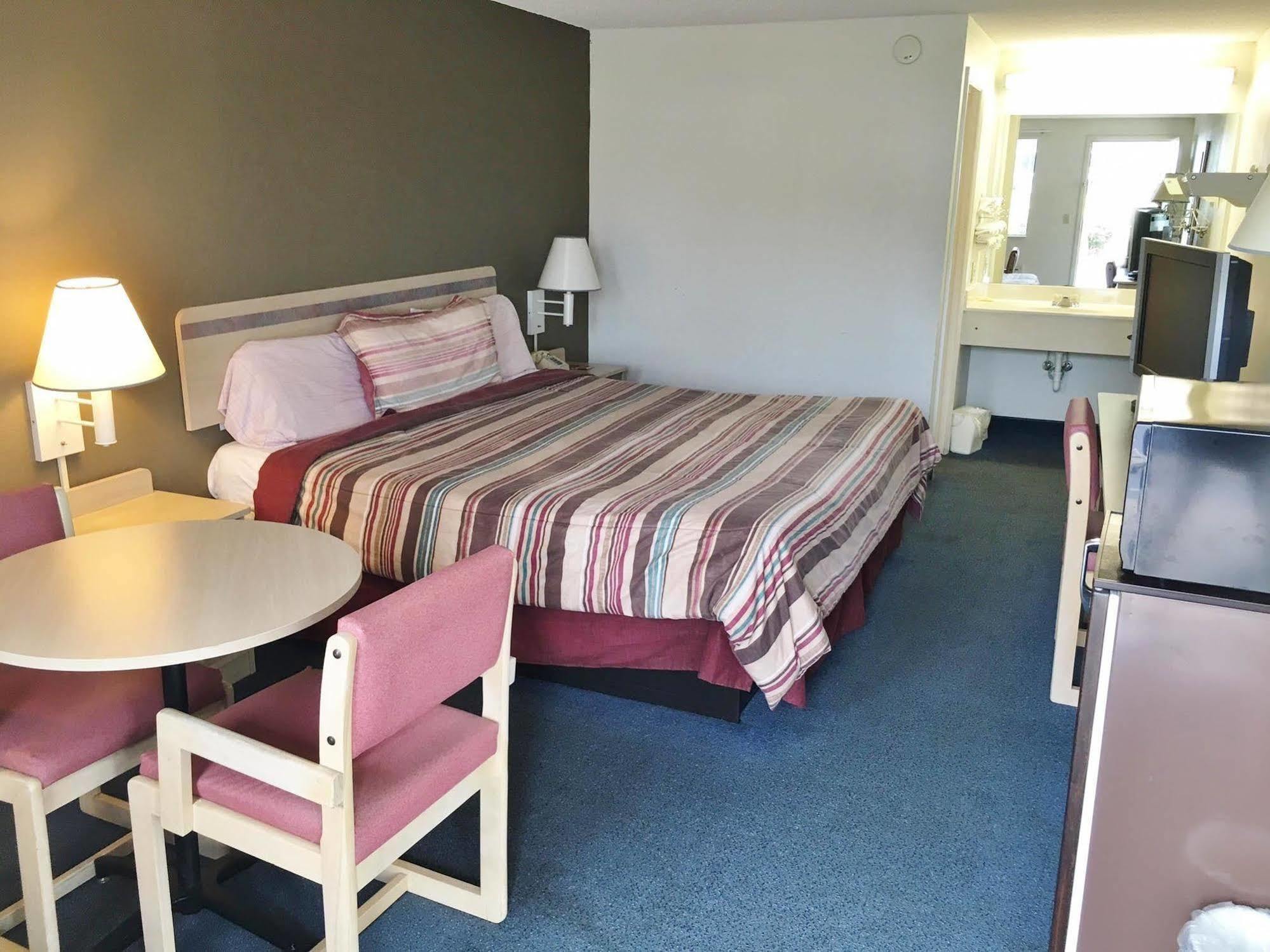 Rodeway Inn Elkton Esterno foto