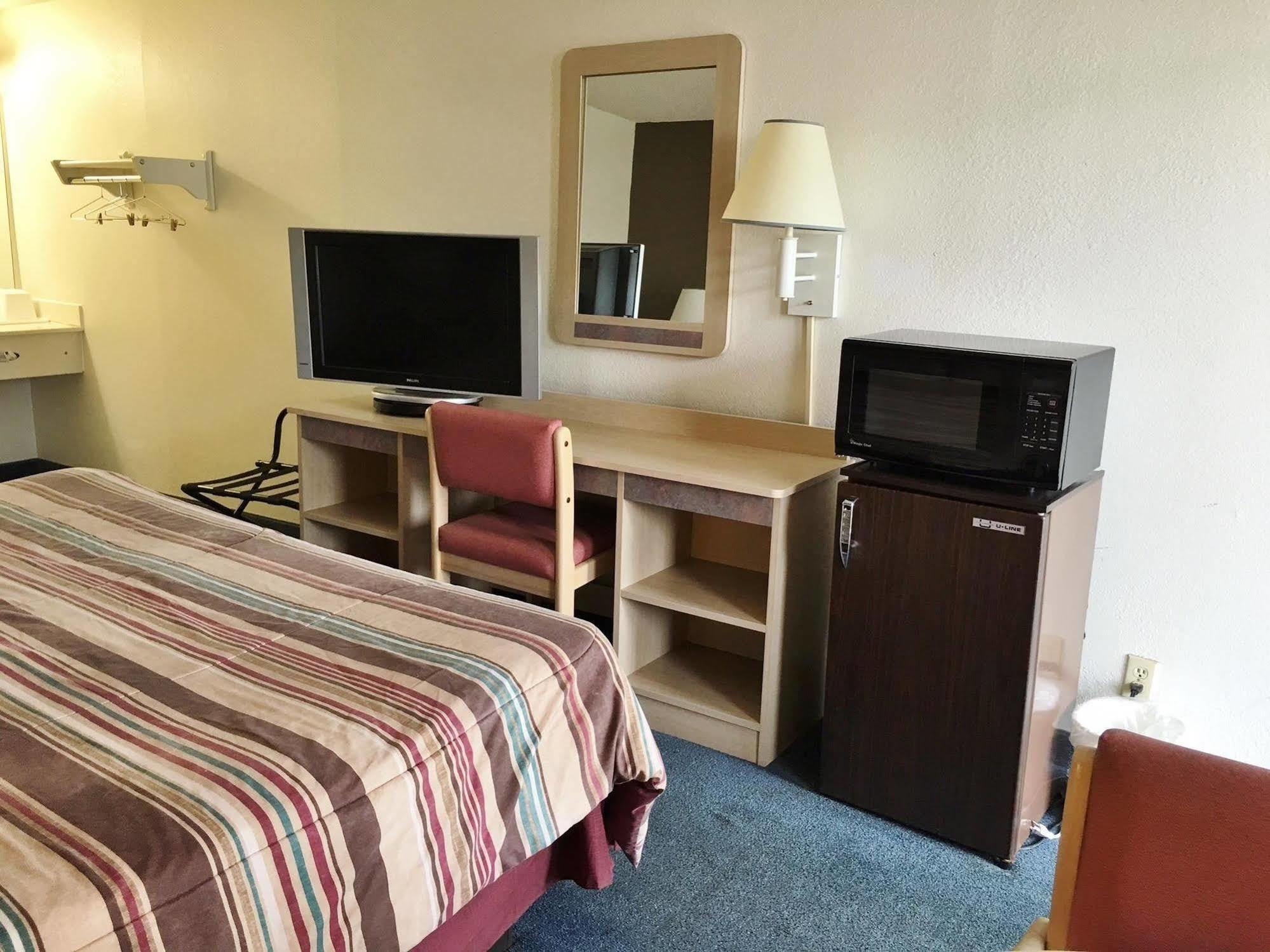 Rodeway Inn Elkton Esterno foto
